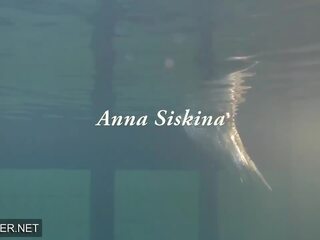 Stupendous 엘리트 step-sister 안나 siskina 와 큰 가슴 에 그만큼 수영